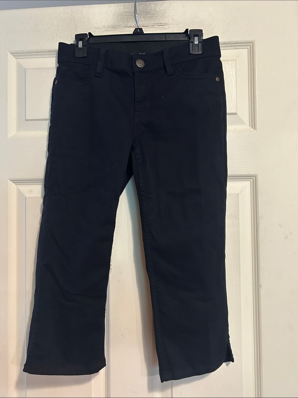 Liz Claiborne Black Mid Rise Sara Crop Jeans Size 2
